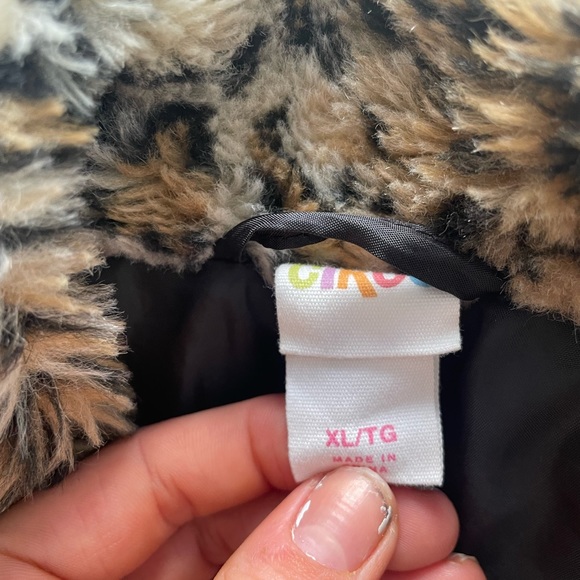 Black vest with a print collar - Picture 4 of 4